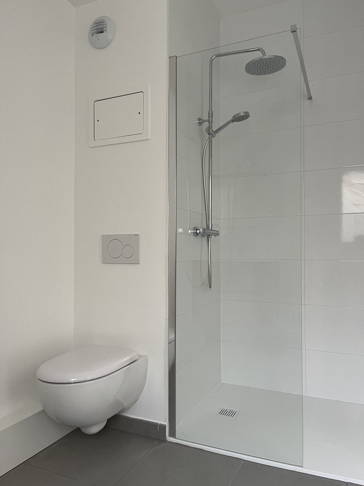 Salle d'eau d'un logement, résidence Estantat